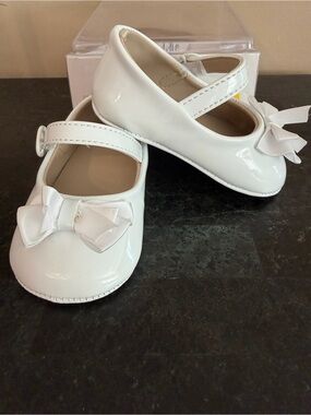 Baby Deer Girls White Patent Mary Jane with Bow
